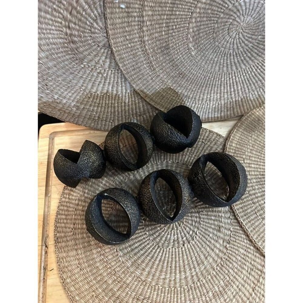 Black Textured Circle Ring decor